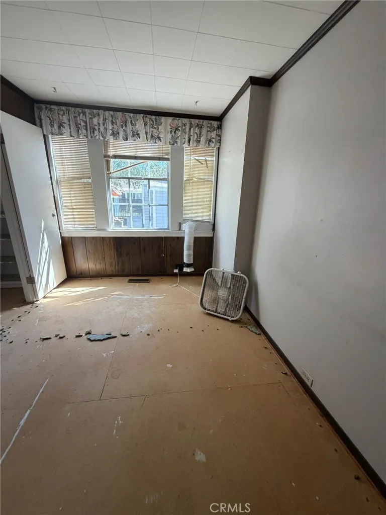 302 E 4th Ontario, CA 91764