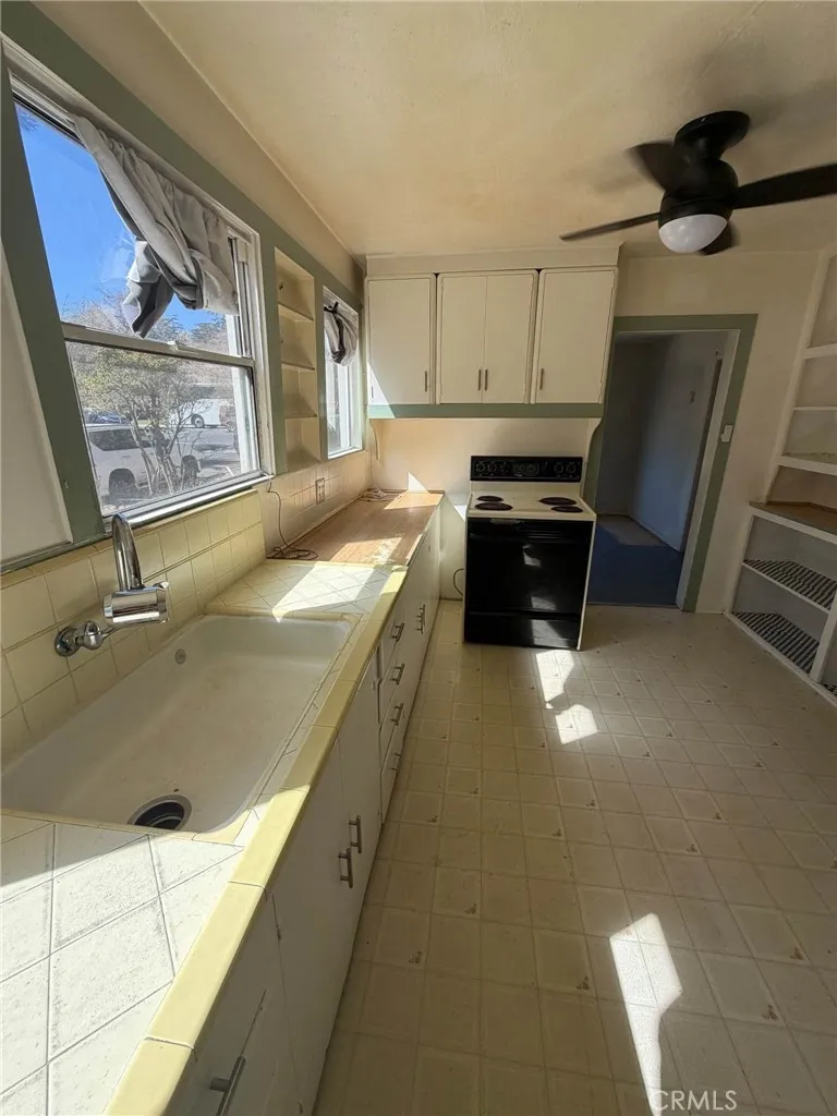 302 E 4th Ontario, CA 91764