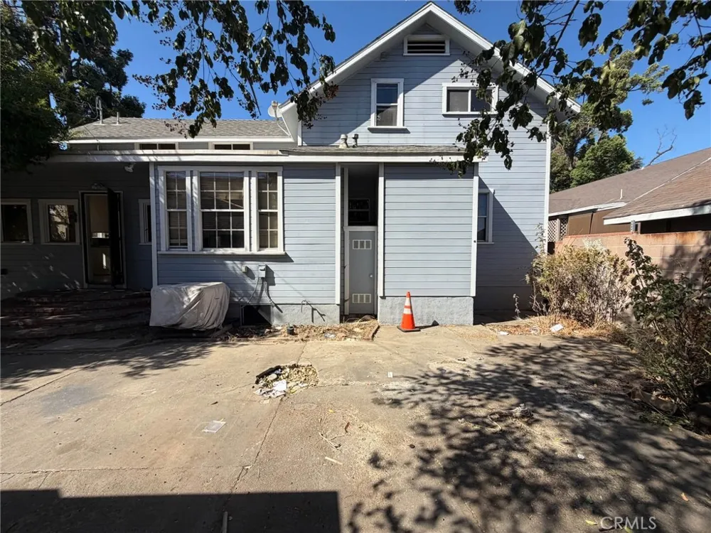 302 E 4th Ontario, CA 91764