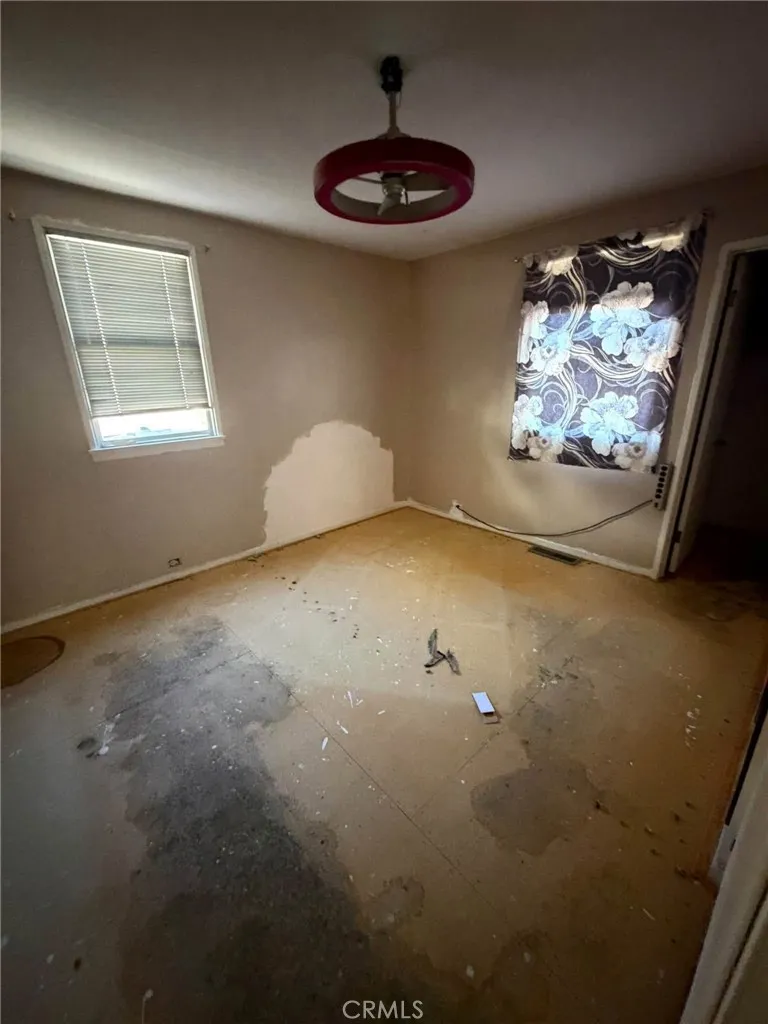 302 E 4th Ontario, CA 91764