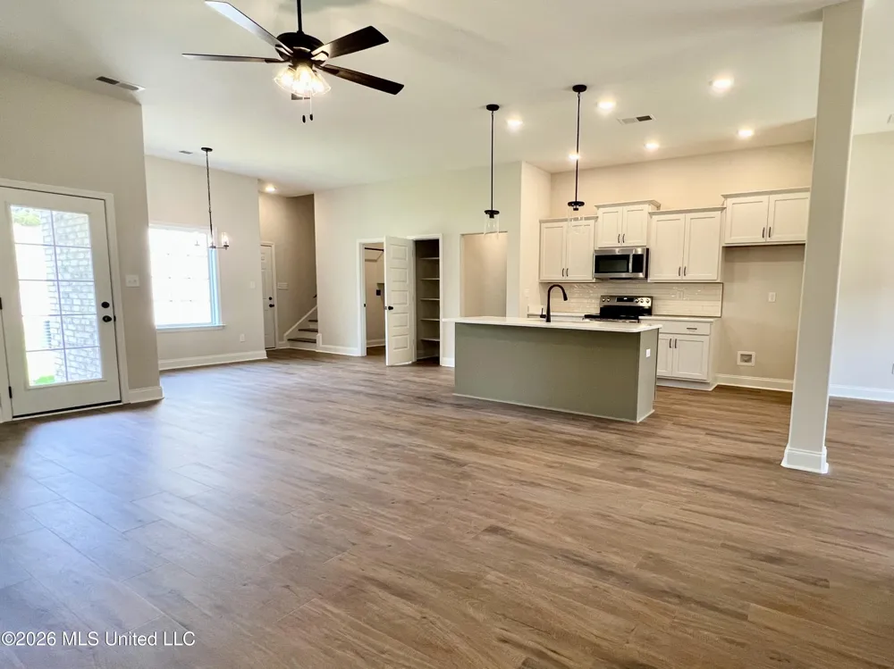 2144 Scott Meadows Lane Hernando, MS 38632