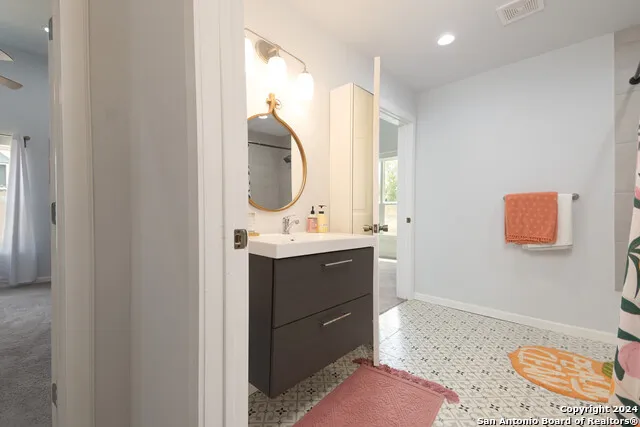 609 DAKOTA ST San Antonio, TX 78203