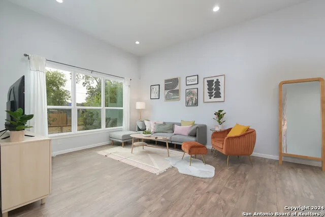 609 DAKOTA ST San Antonio, TX 78203