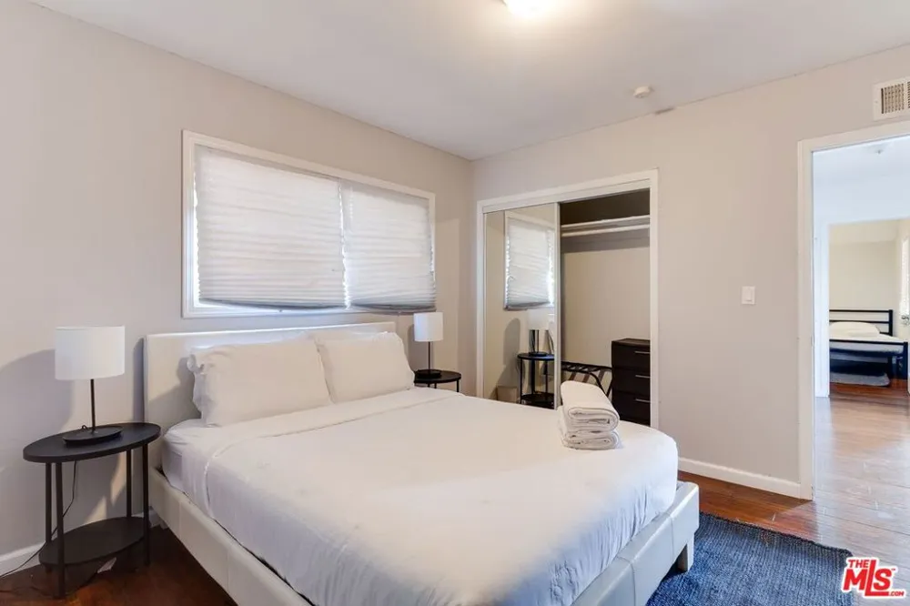7553 GARDEN GROVE AVENUE Reseda, CA 91335