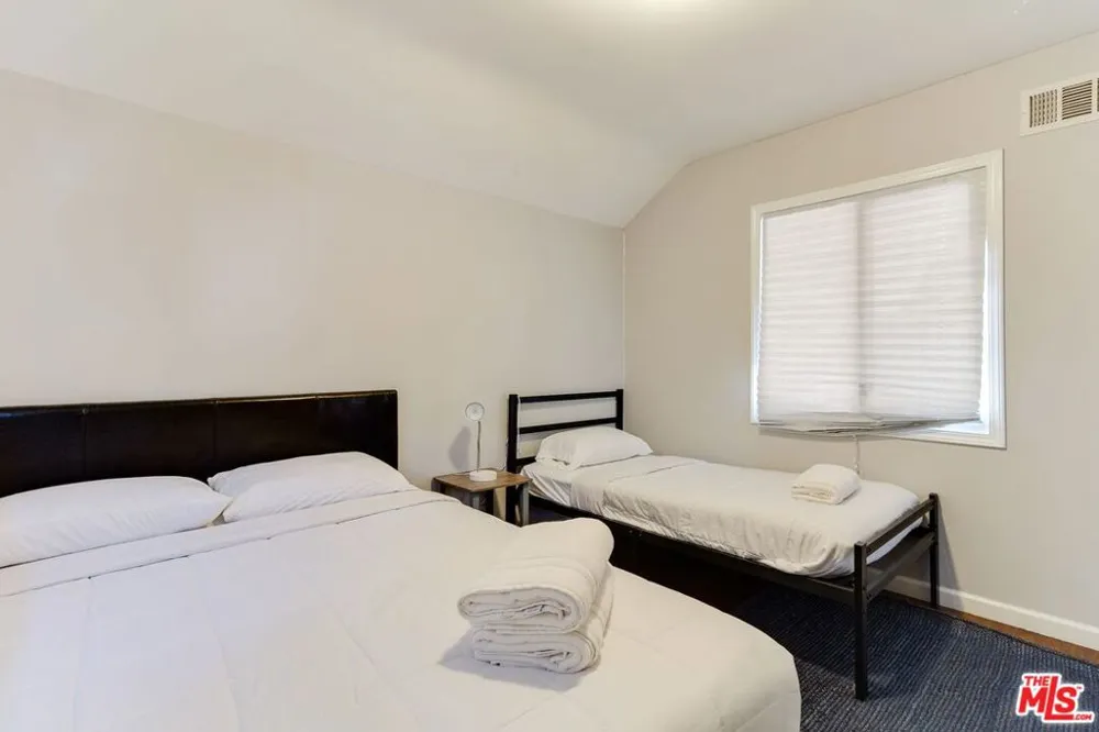 7553 GARDEN GROVE AVENUE Reseda, CA 91335