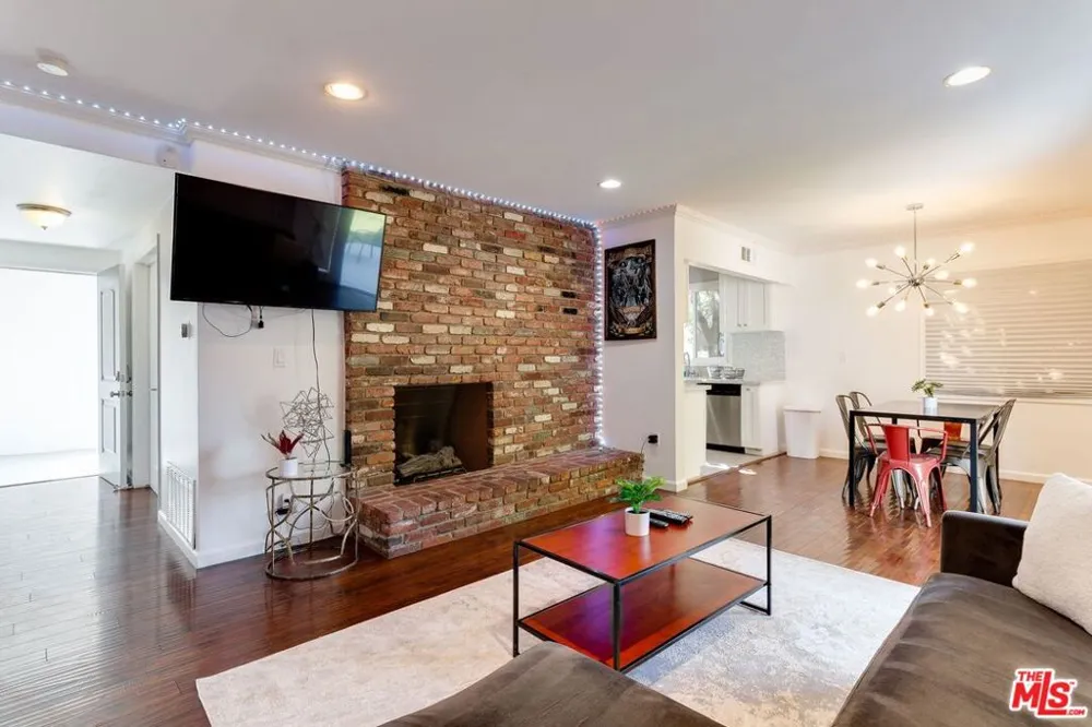 7553 GARDEN GROVE AVENUE Reseda, CA 91335