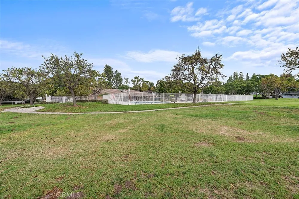 22205 Caminito Tasquillo #51 Laguna Hills, CA 92653