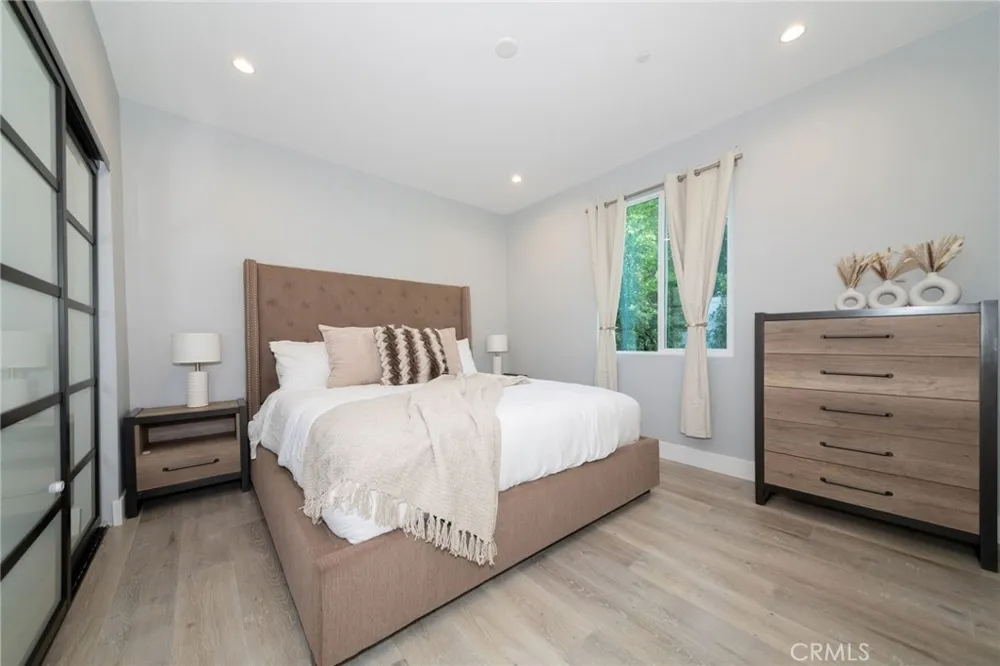 5849 Shirley Tarzana, CA 91356