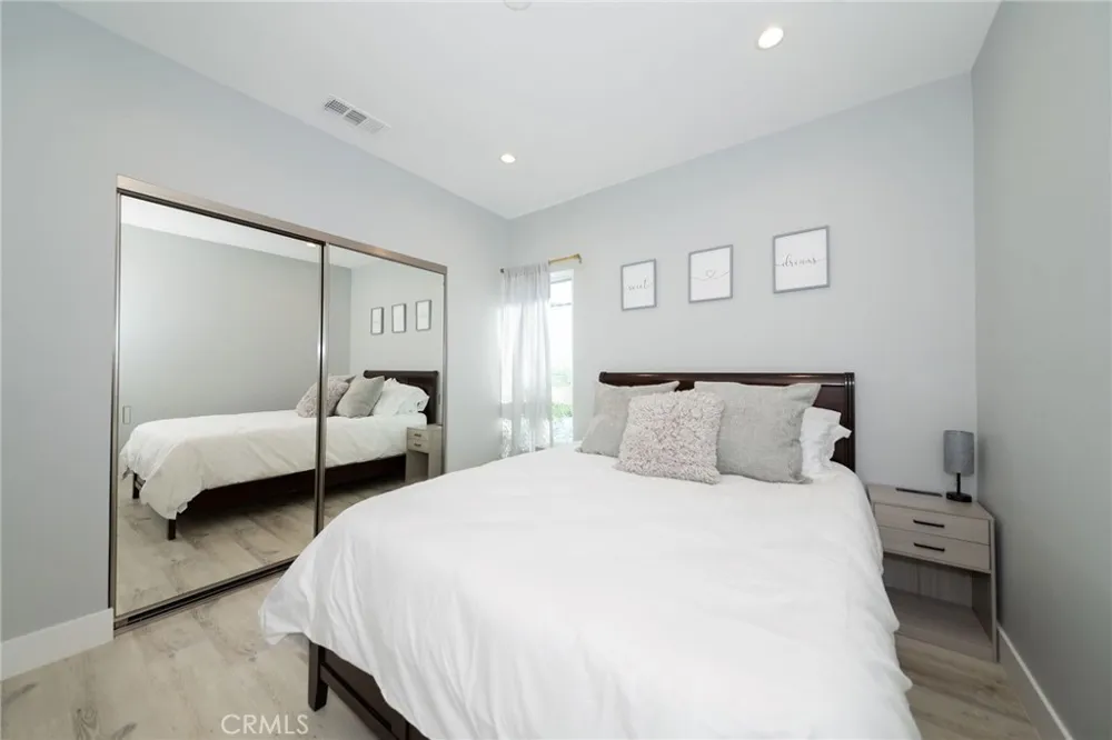 5849 Shirley Tarzana, CA 91356