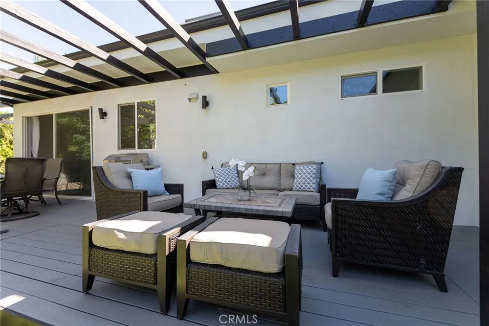 5849 Shirley Tarzana, CA 91356