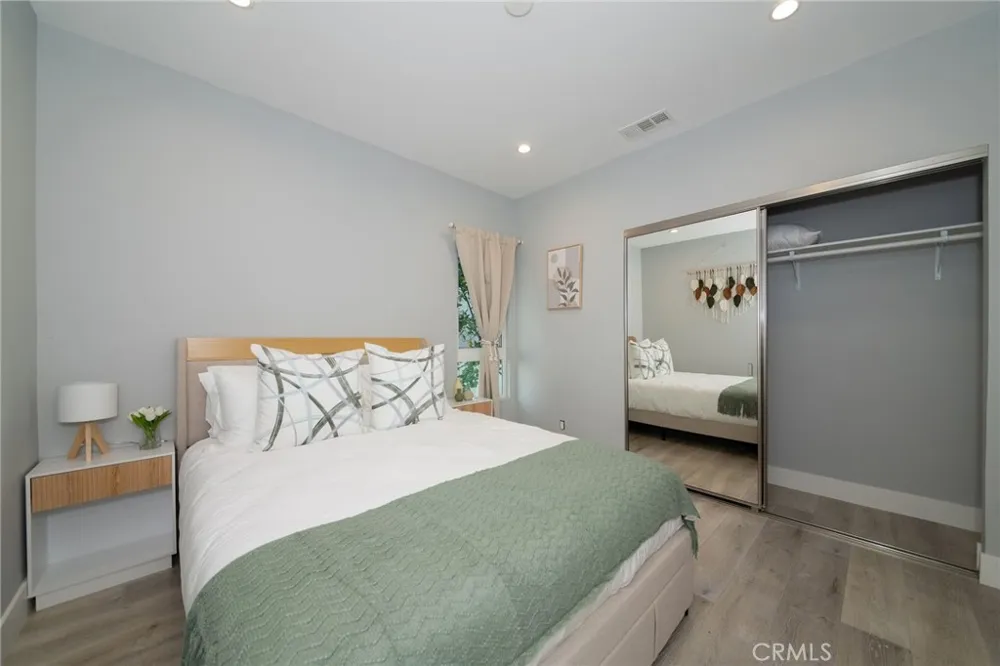 5849 Shirley Tarzana, CA 91356