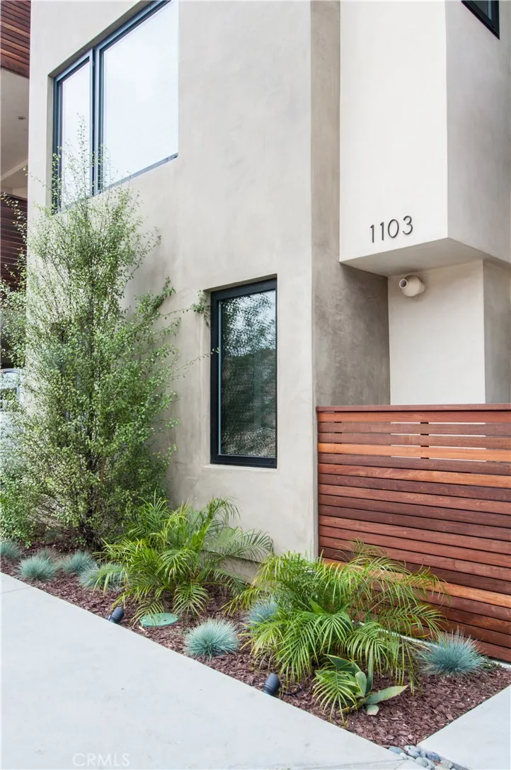 1103 Cypress Avenue Hermosa Beach, CA 90254