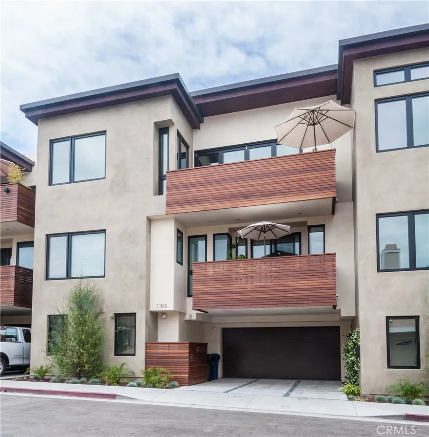 1103 Cypress Avenue Hermosa Beach, CA 90254