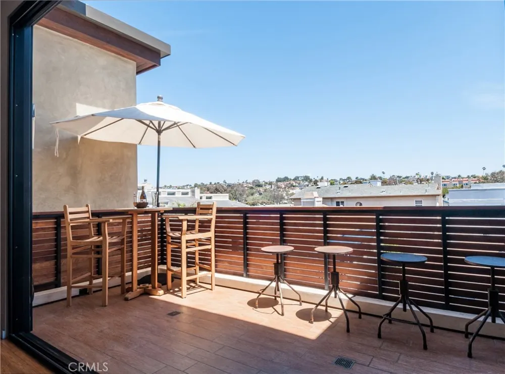 1103 Cypress Avenue Hermosa Beach, CA 90254