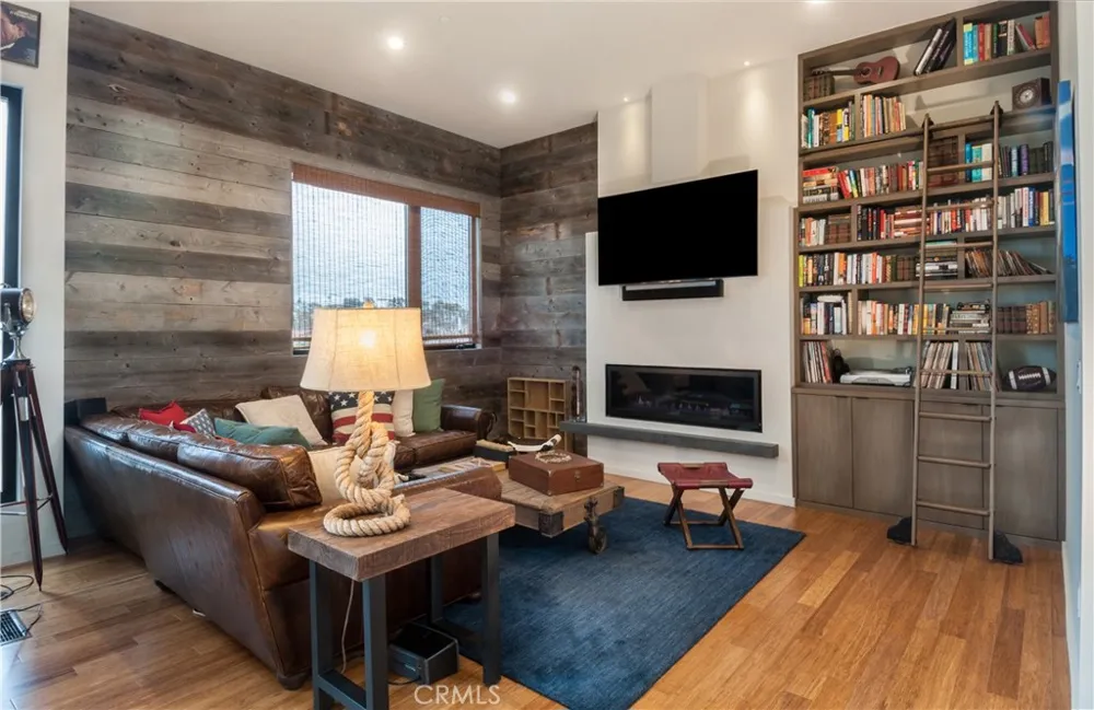 1103 Cypress Avenue Hermosa Beach, CA 90254
