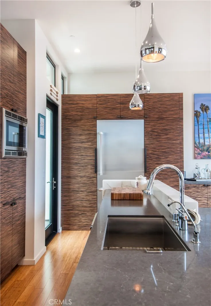 1103 Cypress Avenue Hermosa Beach, CA 90254
