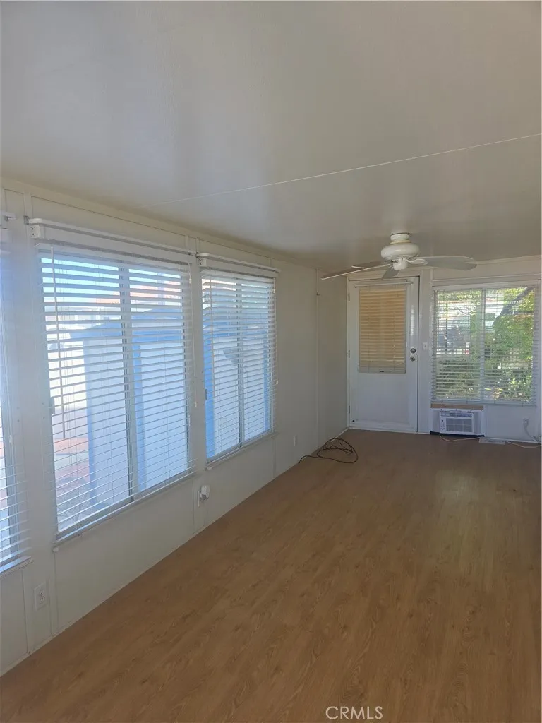 1295 S Cawston #114 Hemet, CA 92545