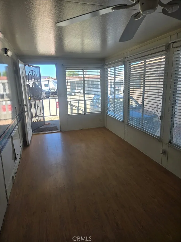 1295 S Cawston #114 Hemet, CA 92545