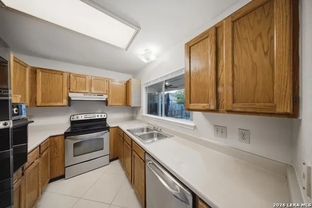 10207 Aurora Fld San Antonio, TX 78245