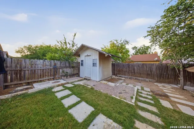 10207 Aurora Fld San Antonio, TX 78245