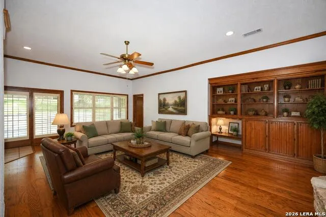 3628 Scenic Dr Schertz, TX 78108