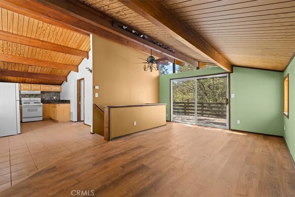 1132 Crags Lane Fawnskin, CA 92333