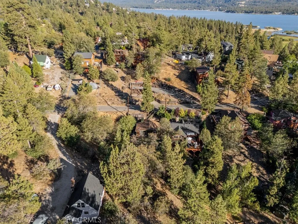 1132 Crags Lane Fawnskin, CA 92333