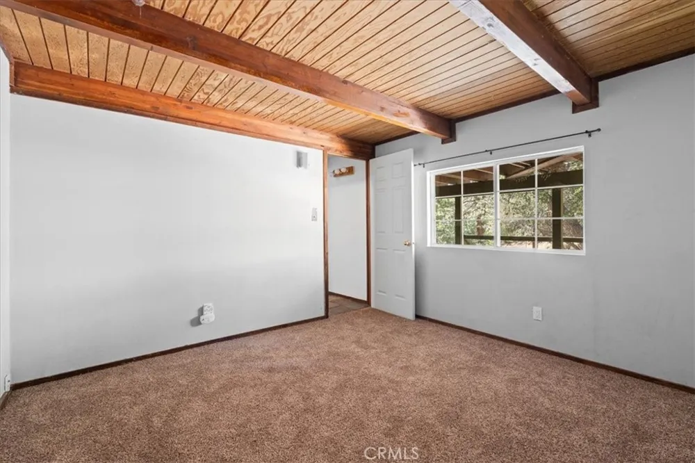 1132 Crags Lane Fawnskin, CA 92333