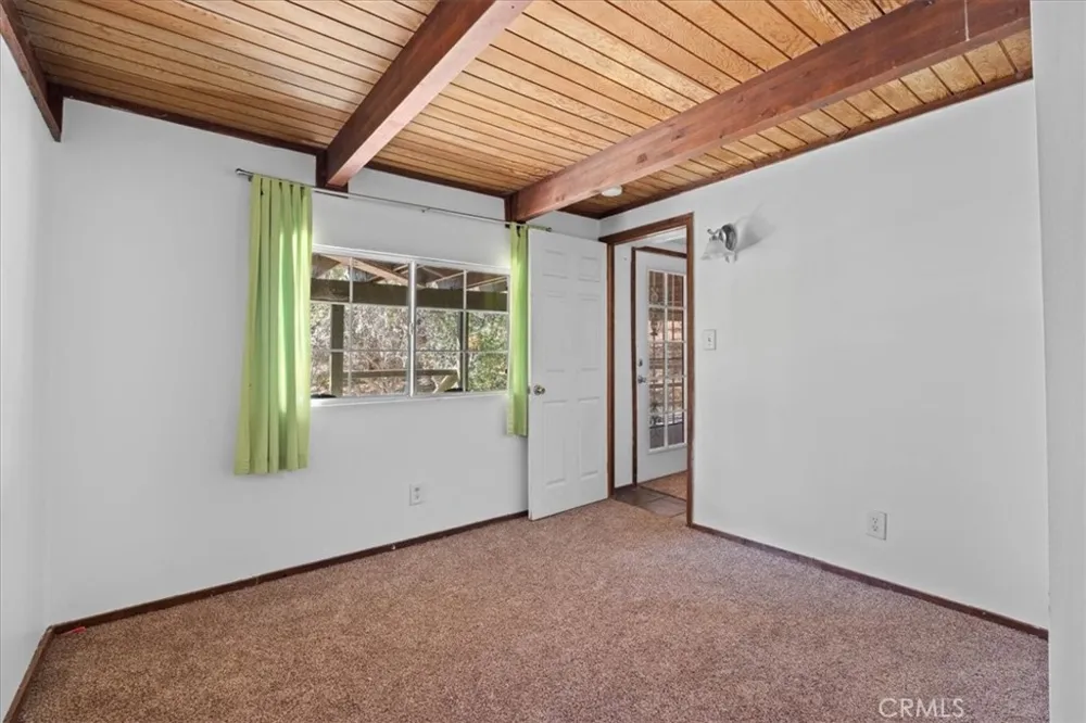 1132 Crags Lane Fawnskin, CA 92333