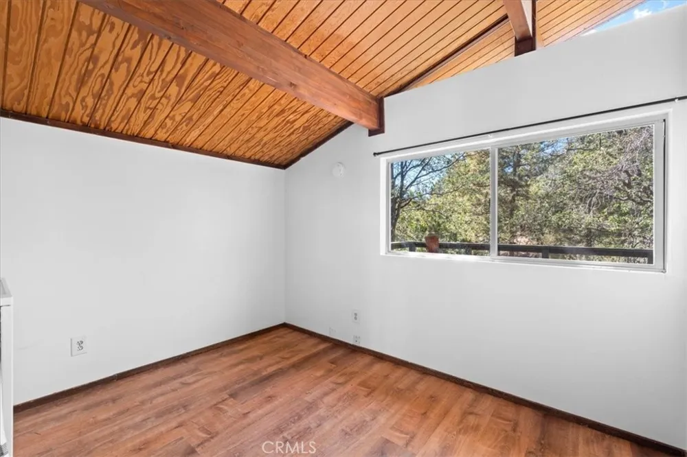 1132 Crags Lane Fawnskin, CA 92333