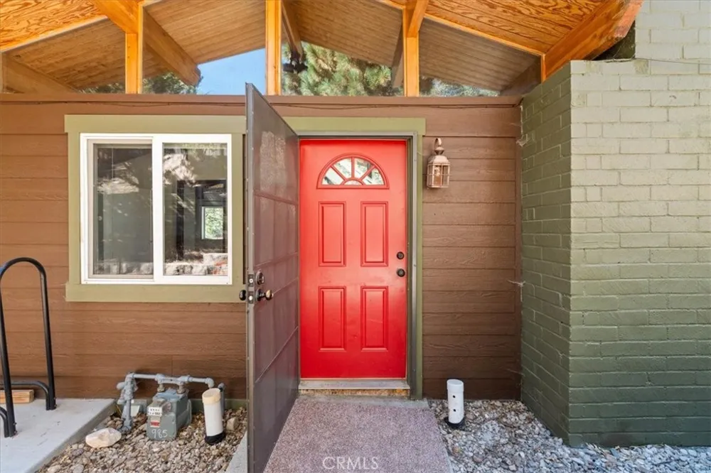 1132 Crags Lane Fawnskin, CA 92333