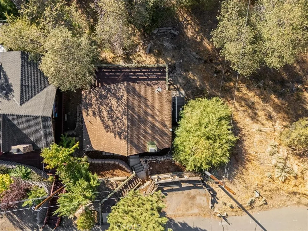1132 Crags Lane Fawnskin, CA 92333