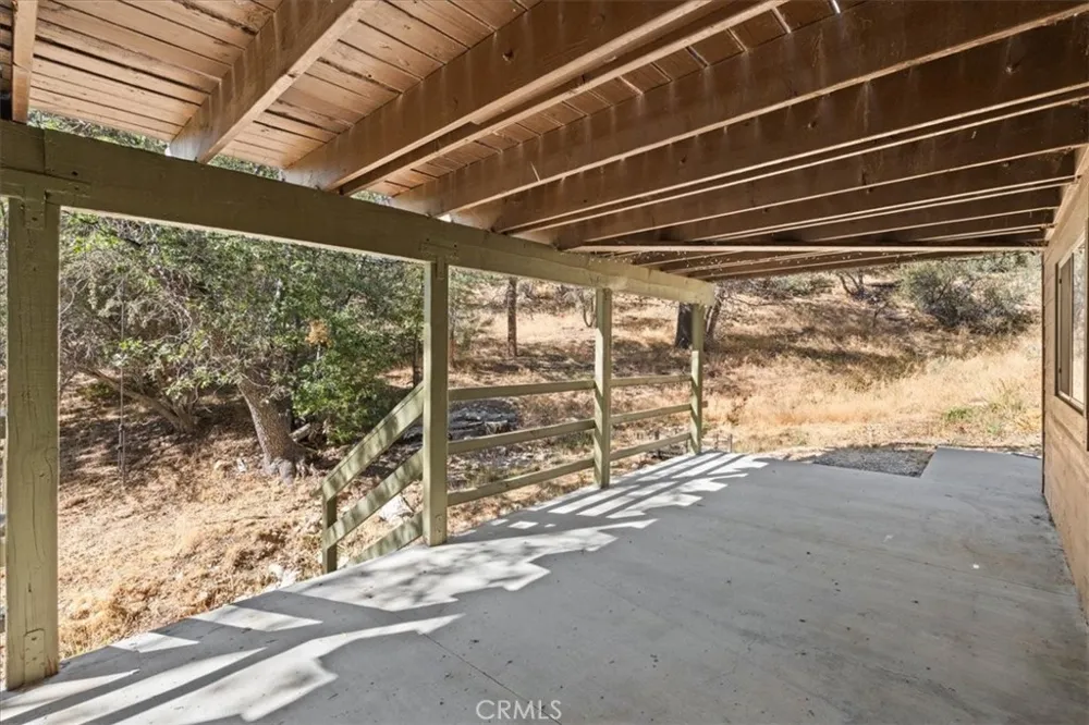 1132 Crags Lane Fawnskin, CA 92333
