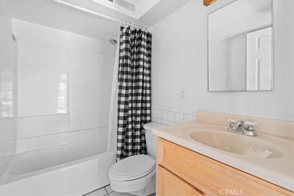 1132 Crags Lane Fawnskin, CA 92333