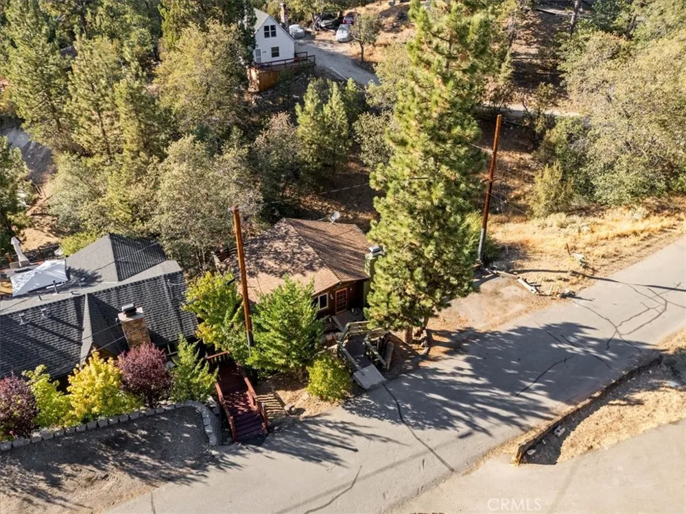 1132 Crags Lane Fawnskin, CA 92333