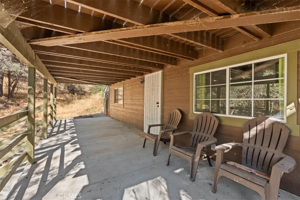 1132 Crags Lane Fawnskin, CA 92333