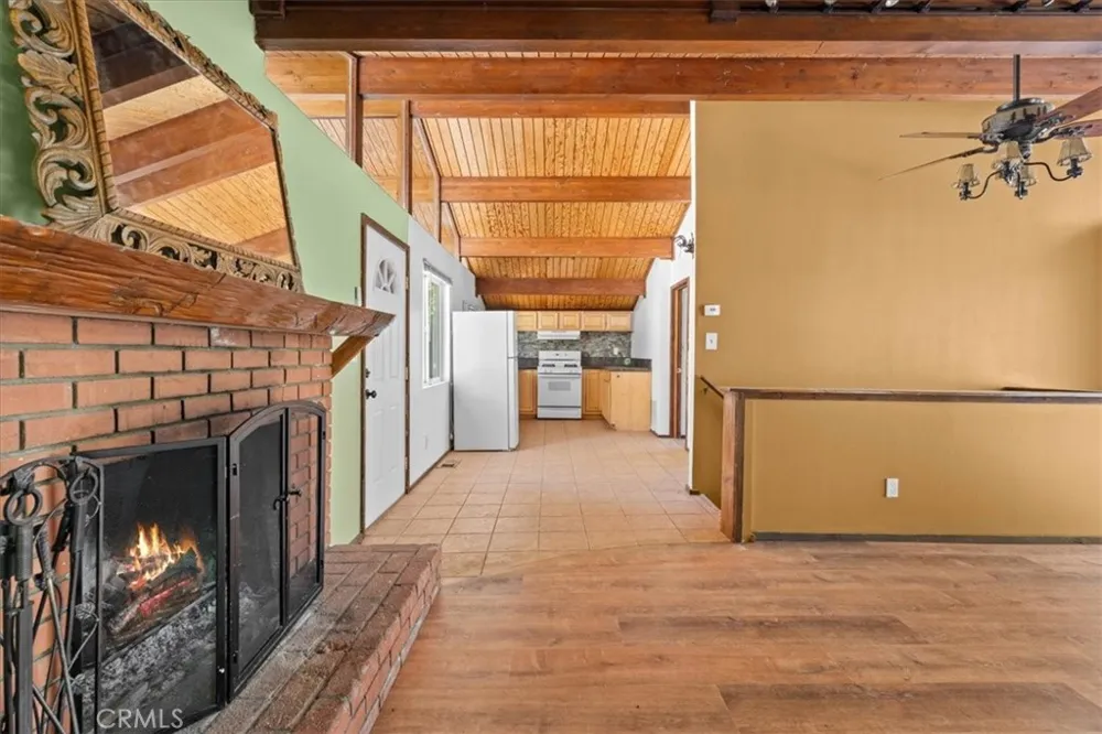 1132 Crags Lane Fawnskin, CA 92333