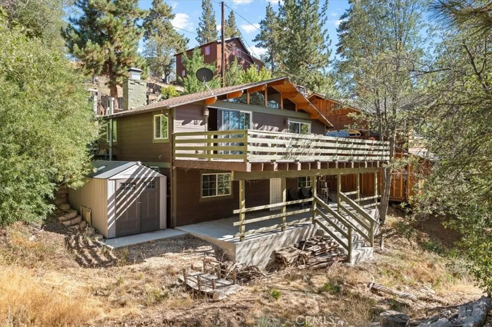 1132 Crags Lane Fawnskin, CA 92333