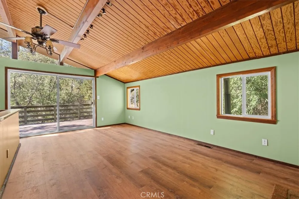 1132 Crags Lane Fawnskin, CA 92333
