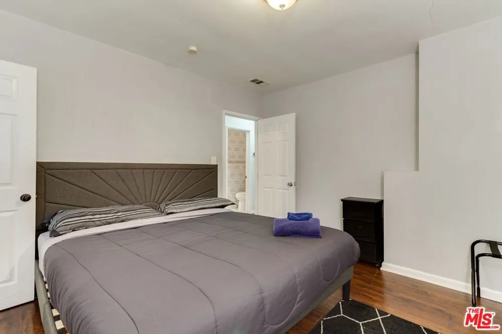 6659 AMIGO AVENUE Reseda, CA 91335