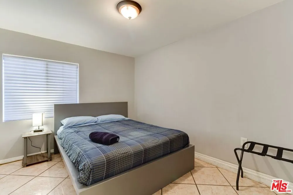 6659 AMIGO AVENUE Reseda, CA 91335