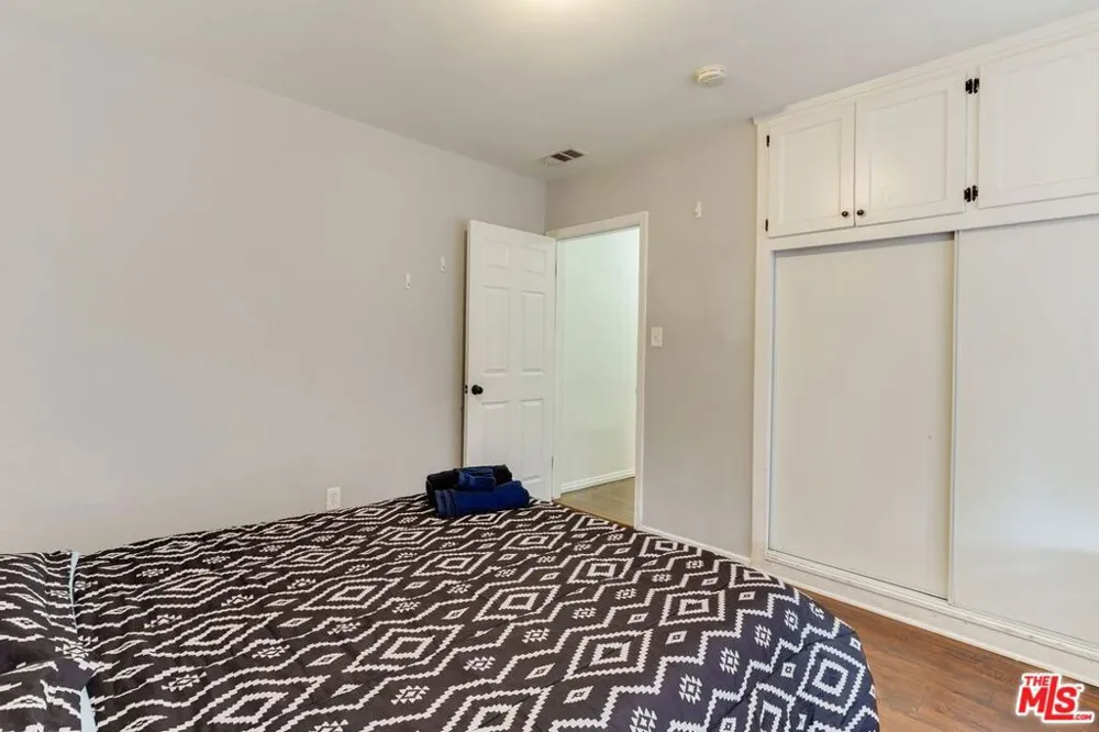 6659 AMIGO AVENUE Reseda, CA 91335