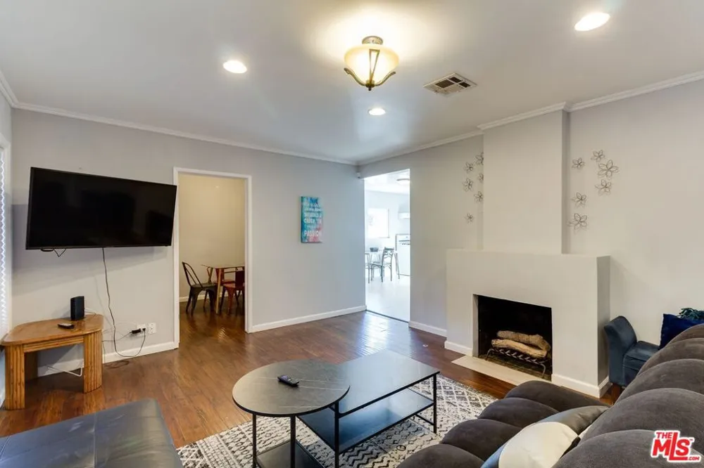 6659 AMIGO AVENUE Reseda, CA 91335