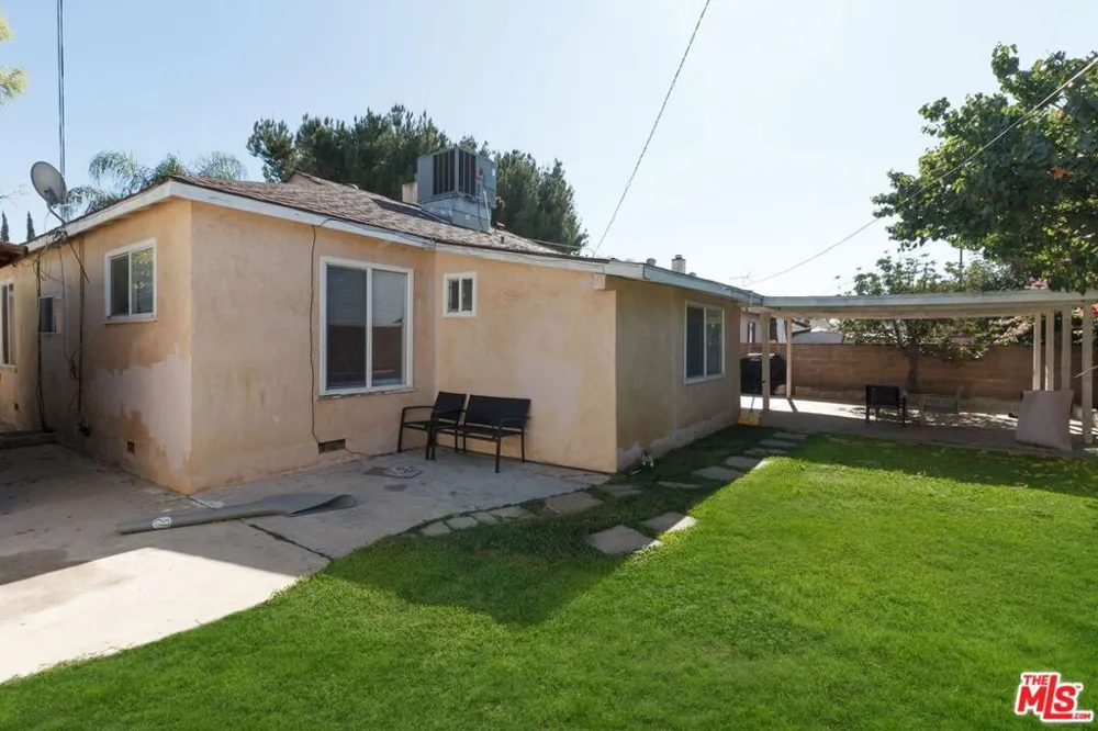 6659 AMIGO AVENUE Reseda, CA 91335