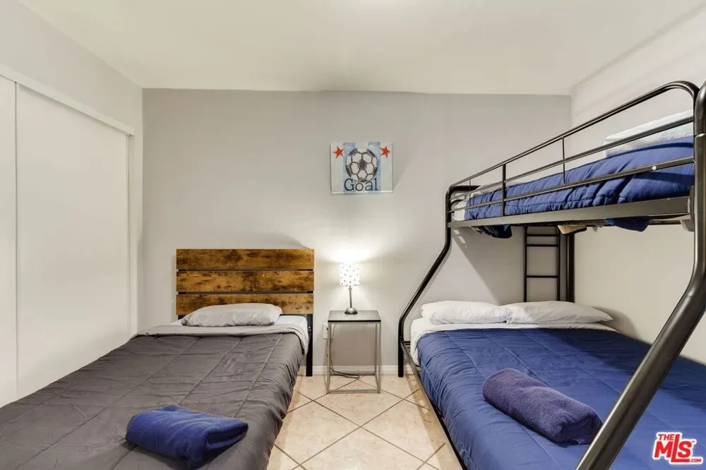 6659 AMIGO AVENUE Reseda, CA 91335