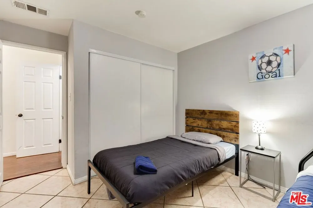 6659 AMIGO AVENUE Reseda, CA 91335