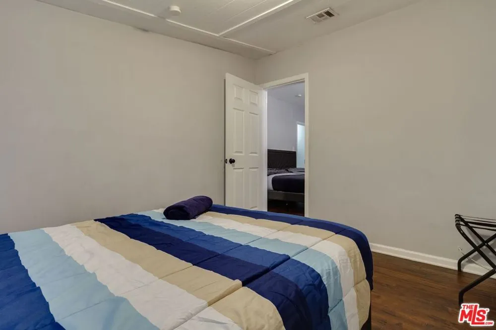 6659 AMIGO AVENUE Reseda, CA 91335