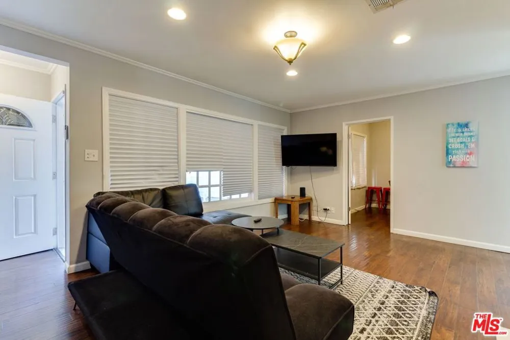 6659 AMIGO AVENUE Reseda, CA 91335