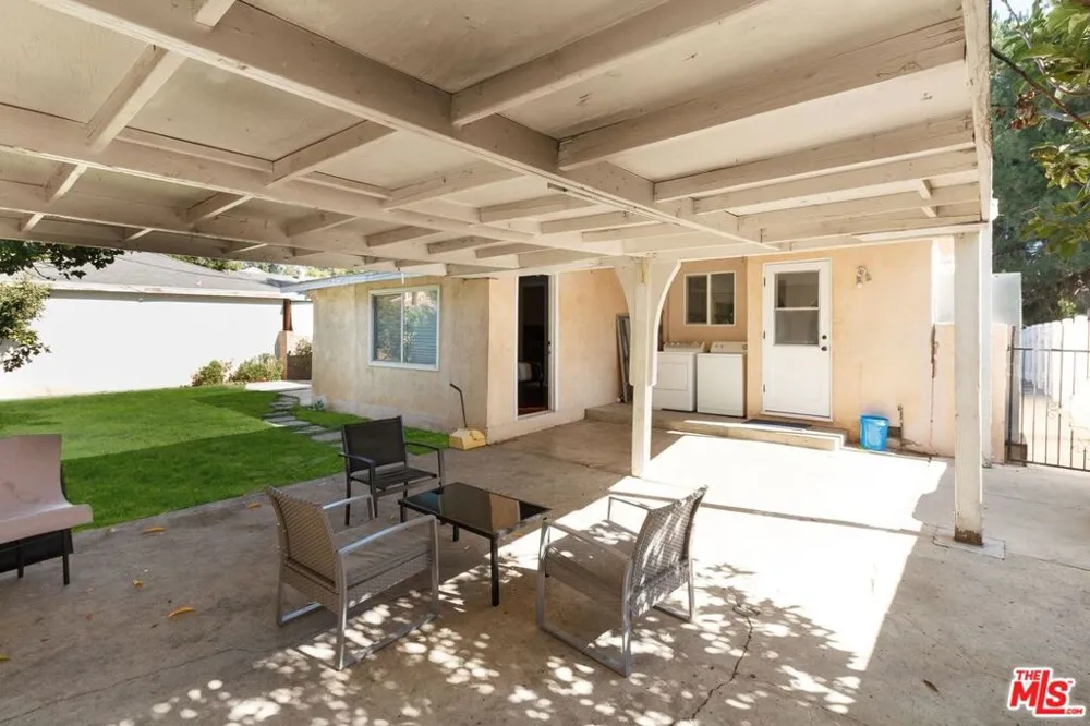 6659 AMIGO AVENUE Reseda, CA 91335