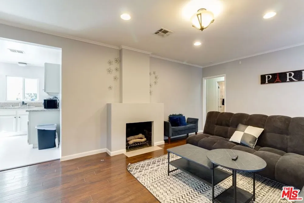 6659 AMIGO AVENUE Reseda, CA 91335